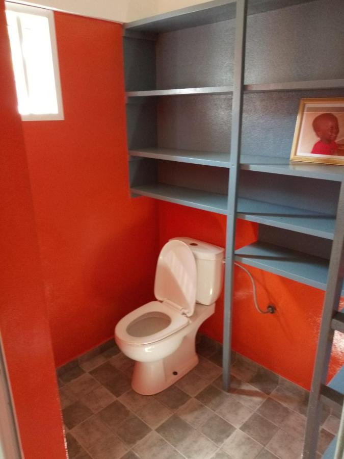 Maison Charlotte Forever Chambre D'Hotes Chez Un Couple Belgo Togolais Lomé Dış mekan fotoğraf